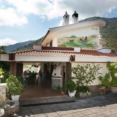 Bed & Breakfast Ida Bed & Breakfast 4*