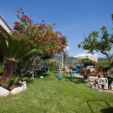 Ida Bed & Breakfast Bed & Breakfast 4*