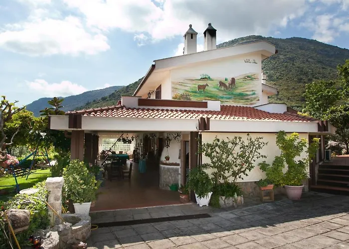 Bed & Breakfast Ida 4*