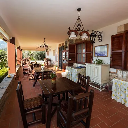 Ida Bed & Breakfast 4*